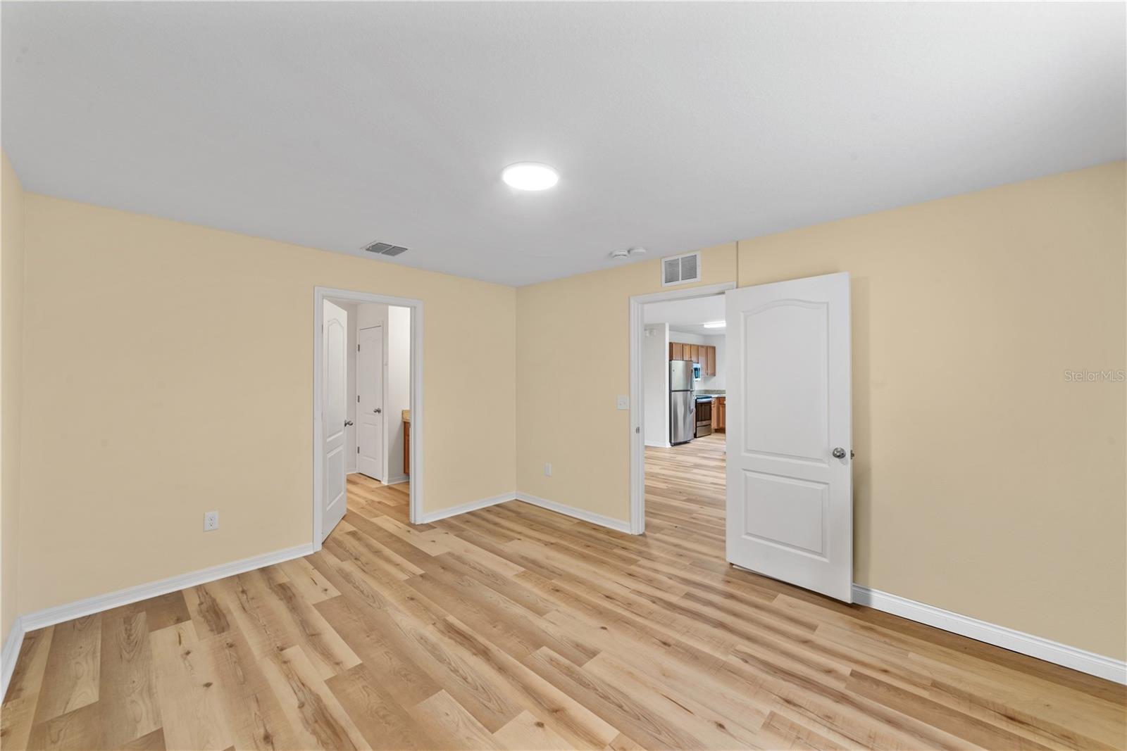 621 CHATHAM WALK DR — photo 18