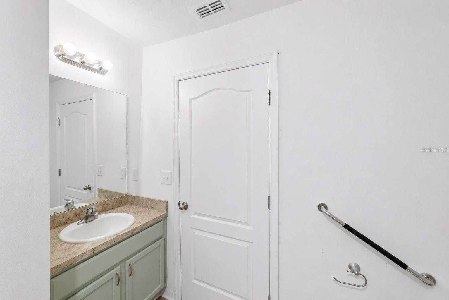 621 CHATHAM WALK DR — photo 30