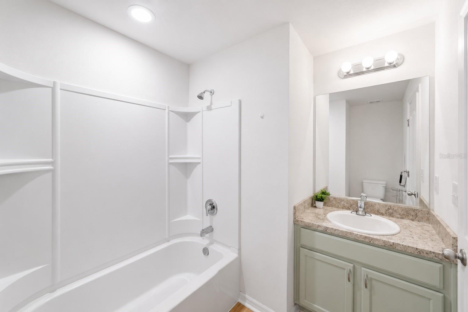 621 CHATHAM WALK DR — photo 29