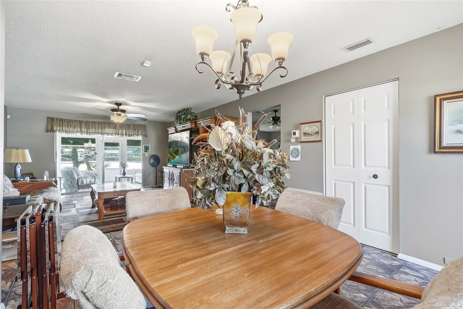 5049 SHERRY LN — photo 4
