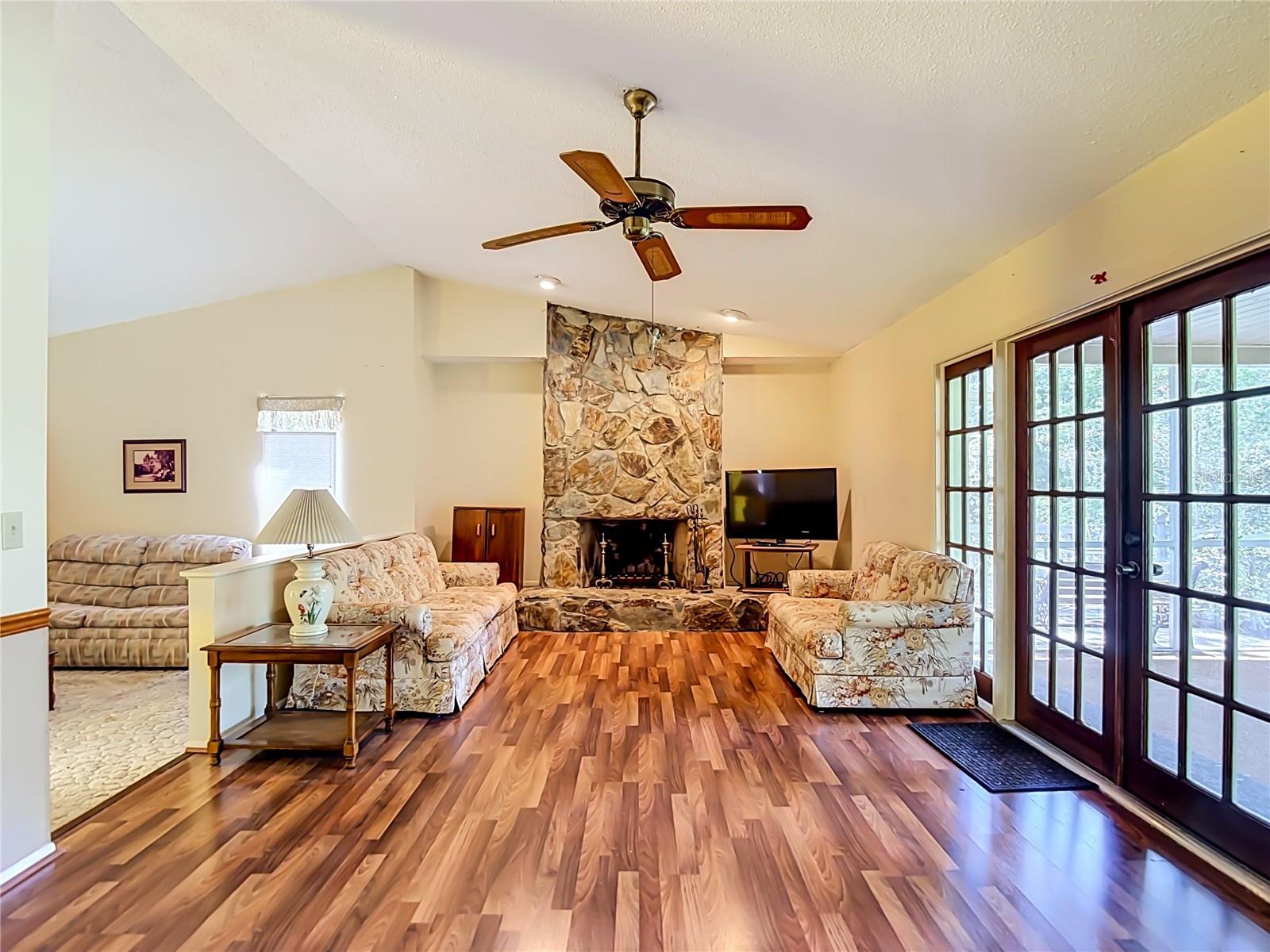 10050 DEER LN — photo 3