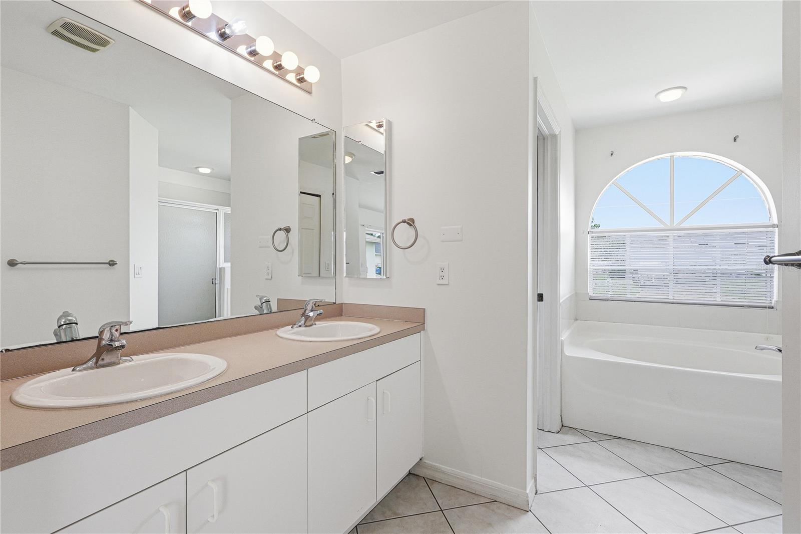 4042 DULUTH TER — photo 14