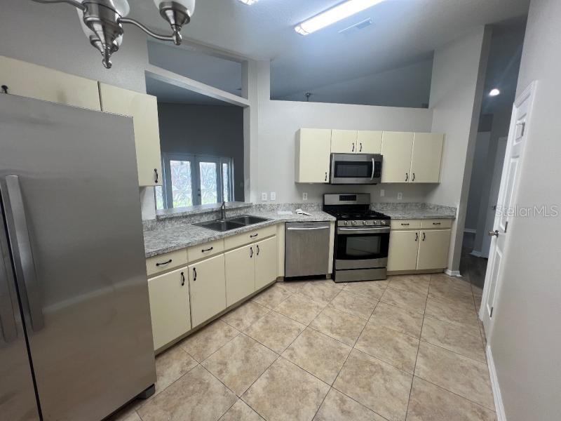 30936 BURLEIGH DR — photo 27