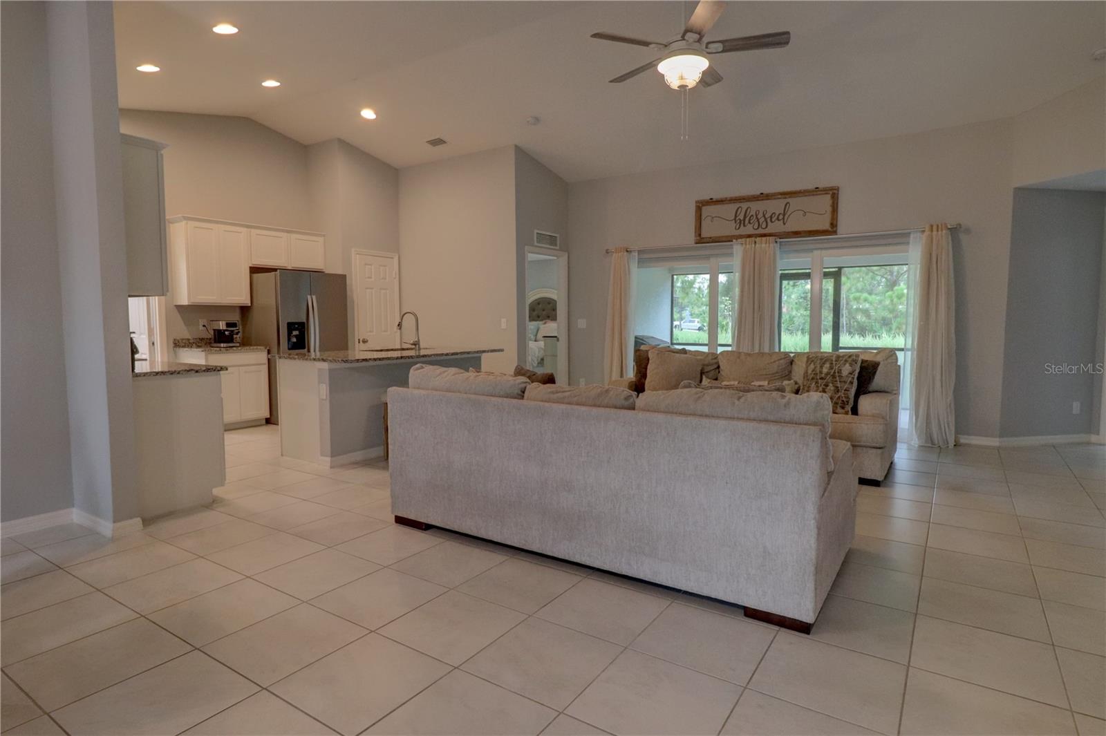2713 EMBASSY RD — photo 3
