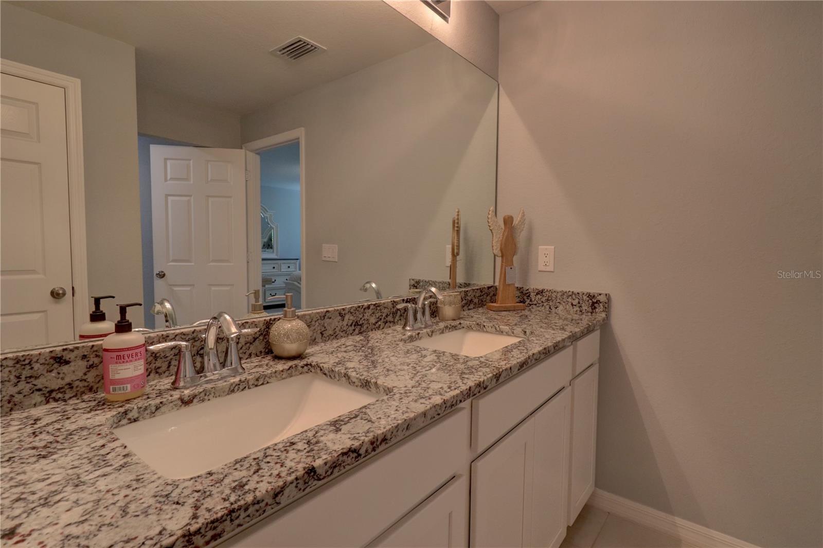 2713 EMBASSY RD — photo 19