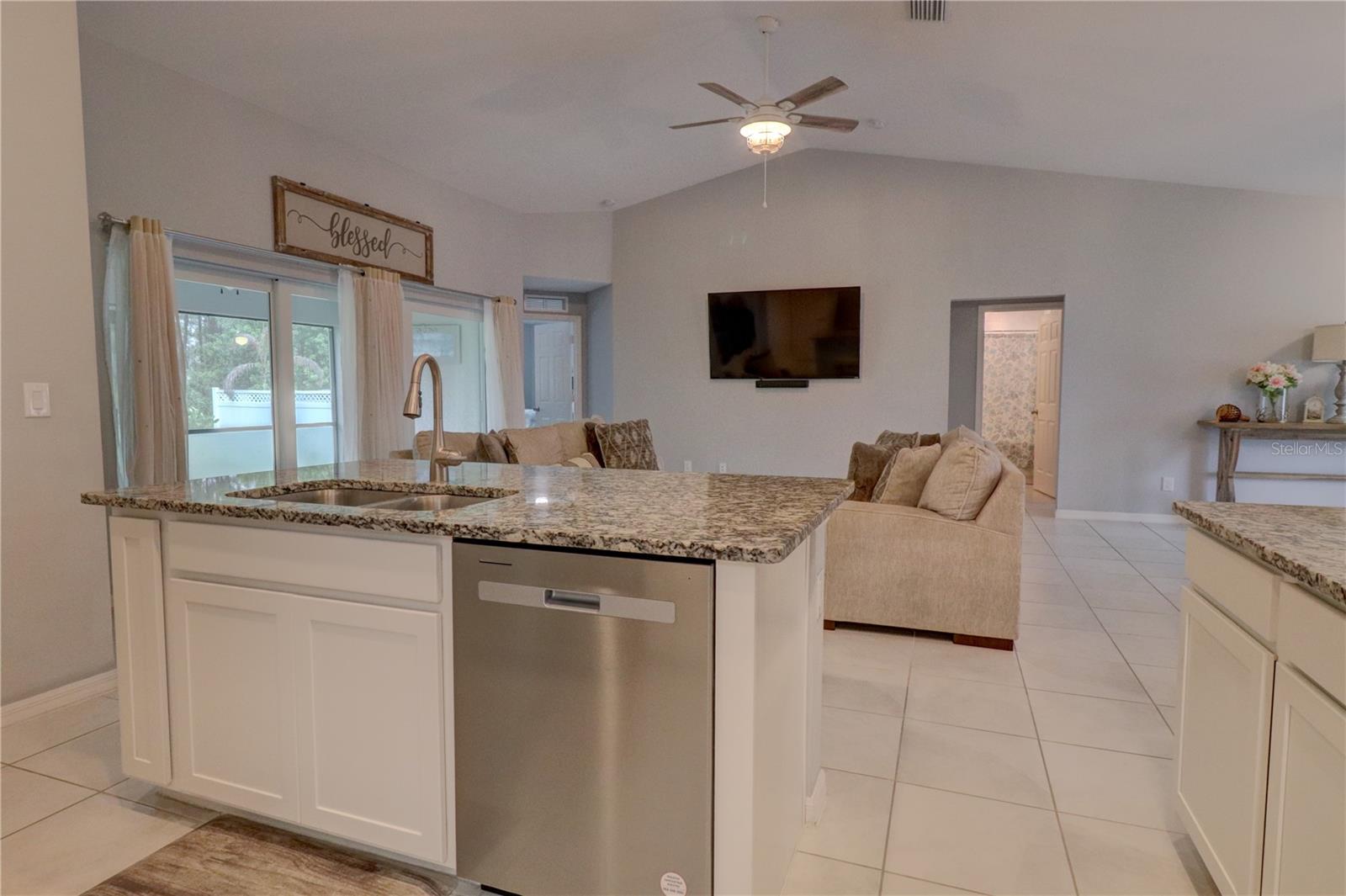 2713 EMBASSY RD — photo 12