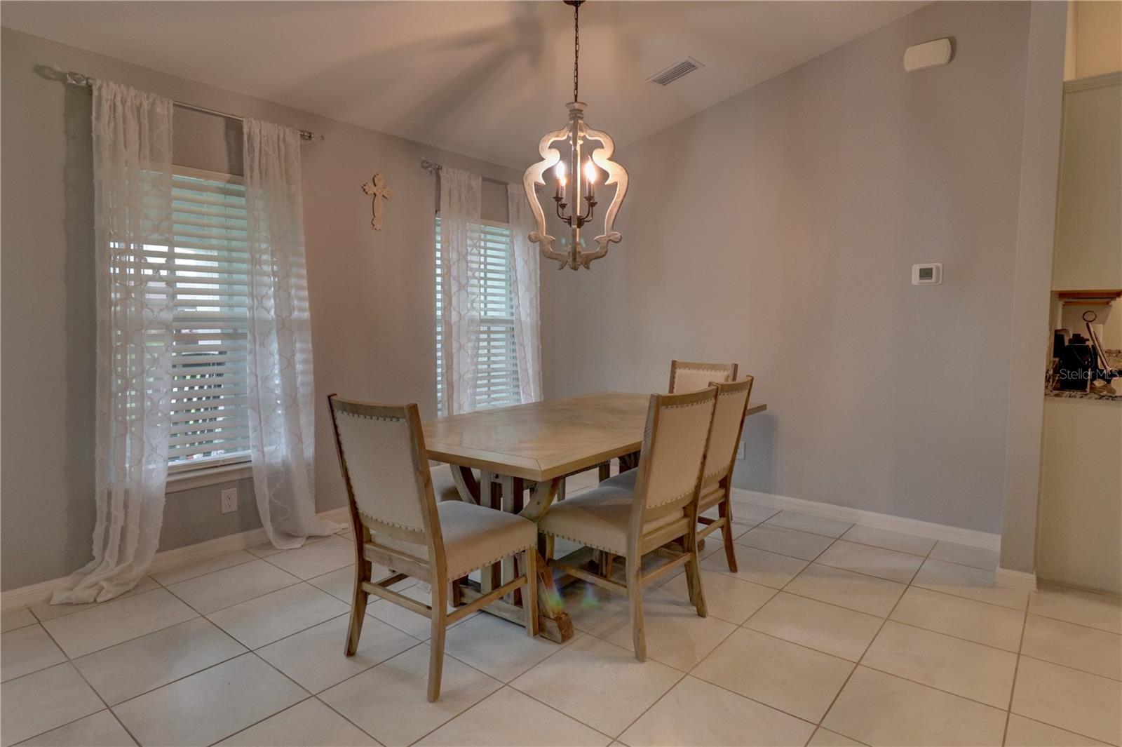 2713 EMBASSY RD — photo 4