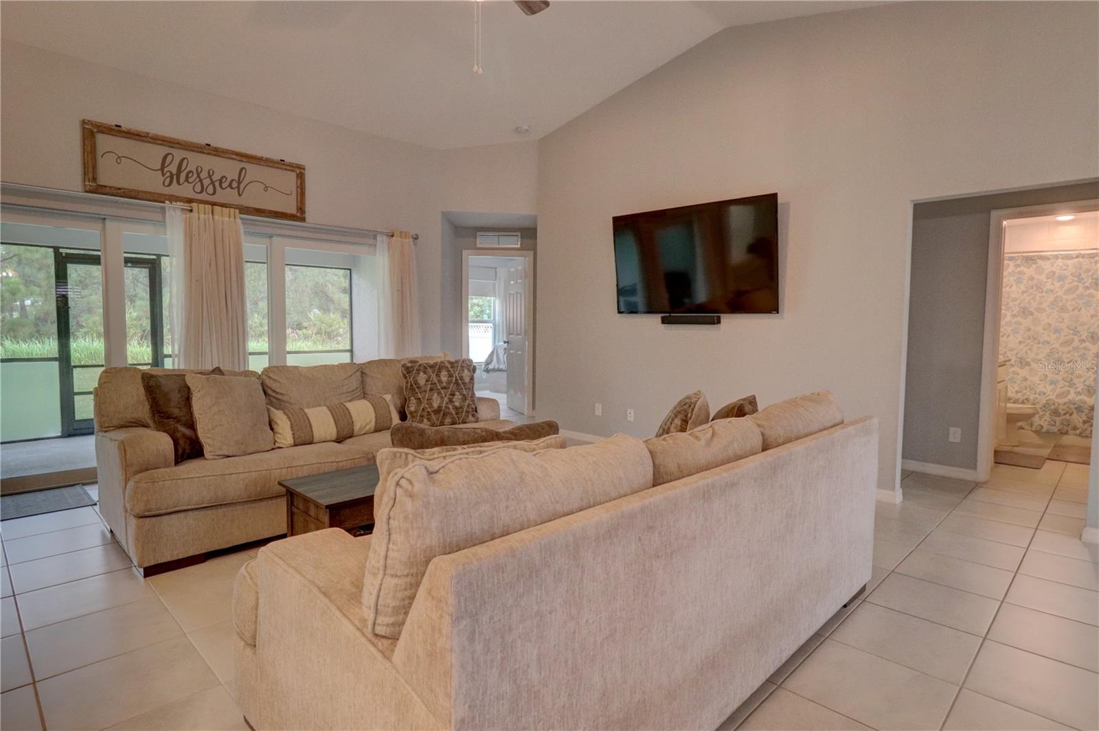 2713 EMBASSY RD — photo 6
