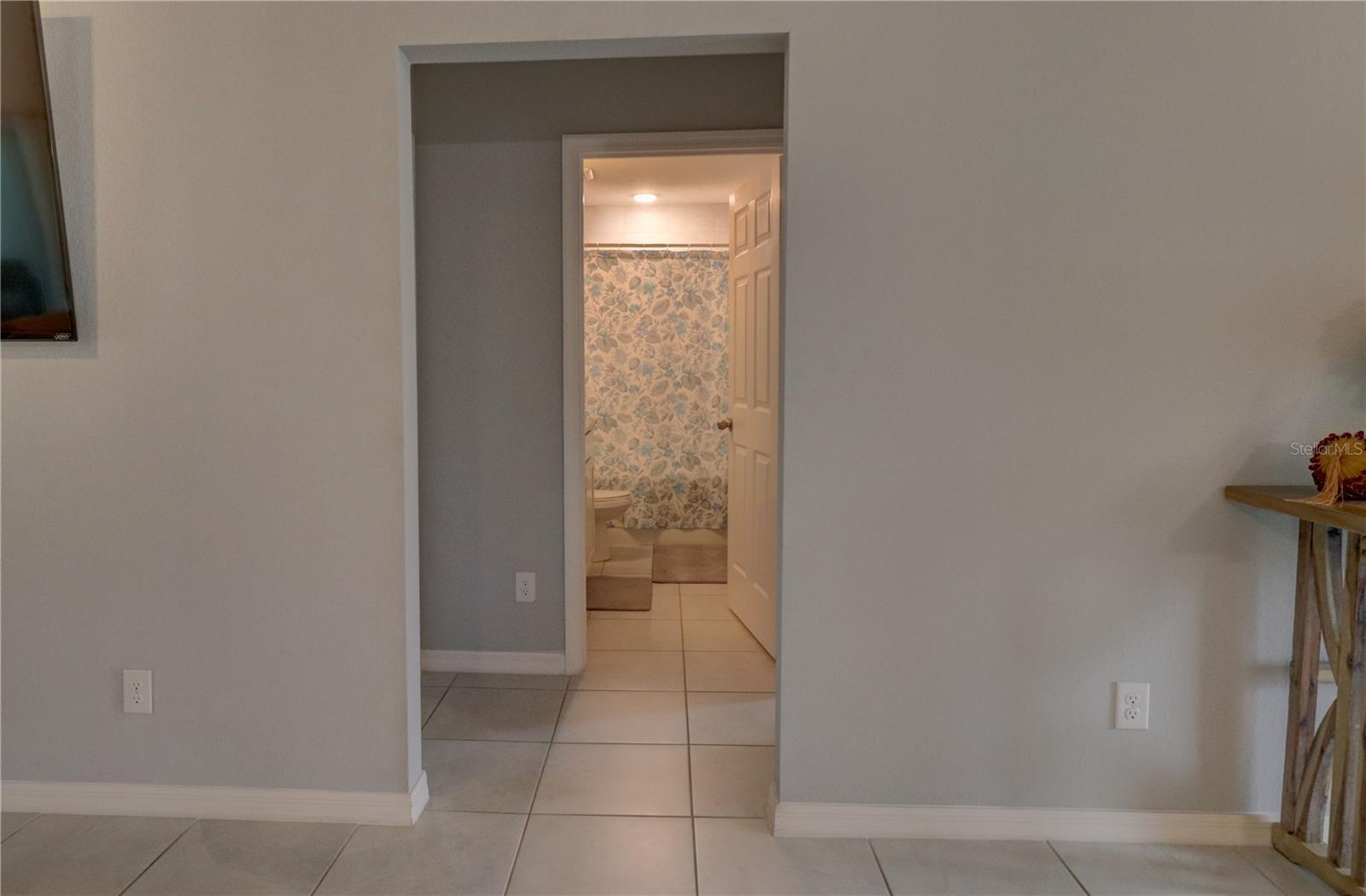 2713 EMBASSY RD — photo 22