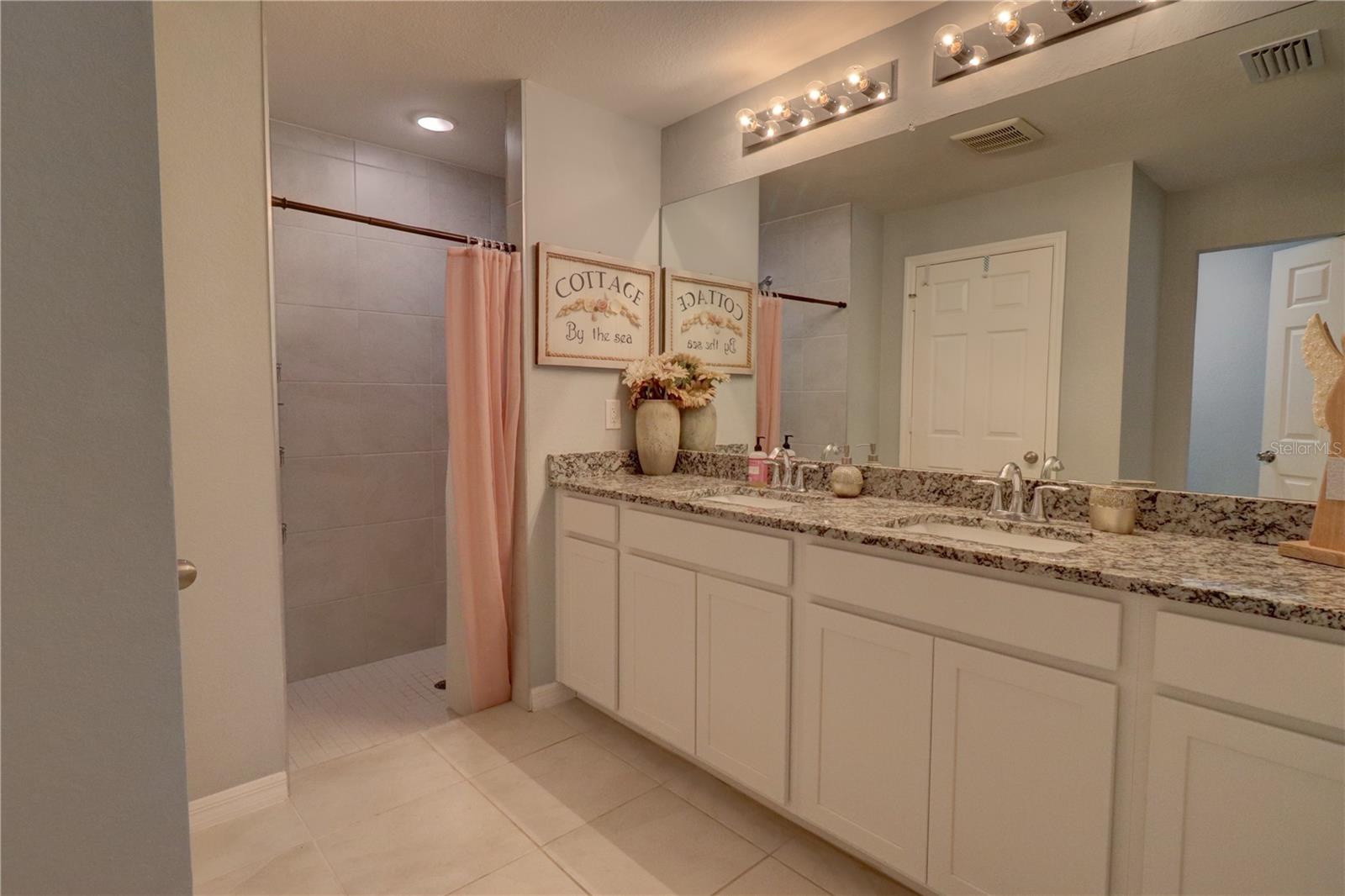 2713 EMBASSY RD — photo 18