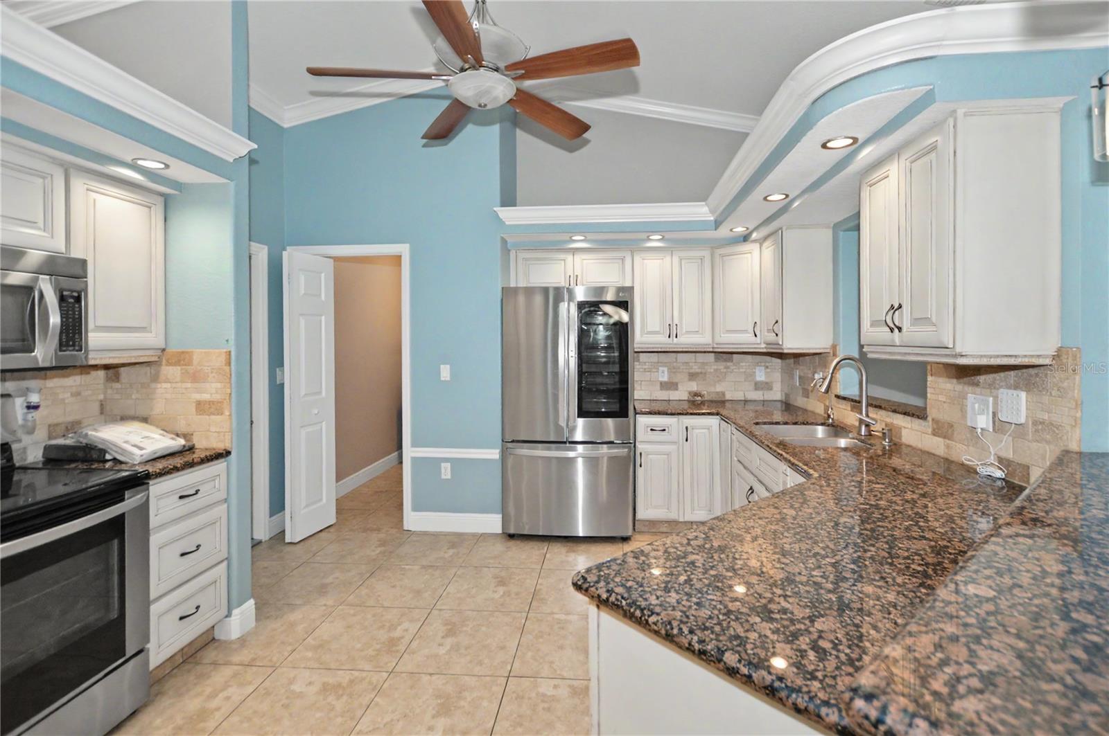 3283 SIKESTON AVE — photo 8