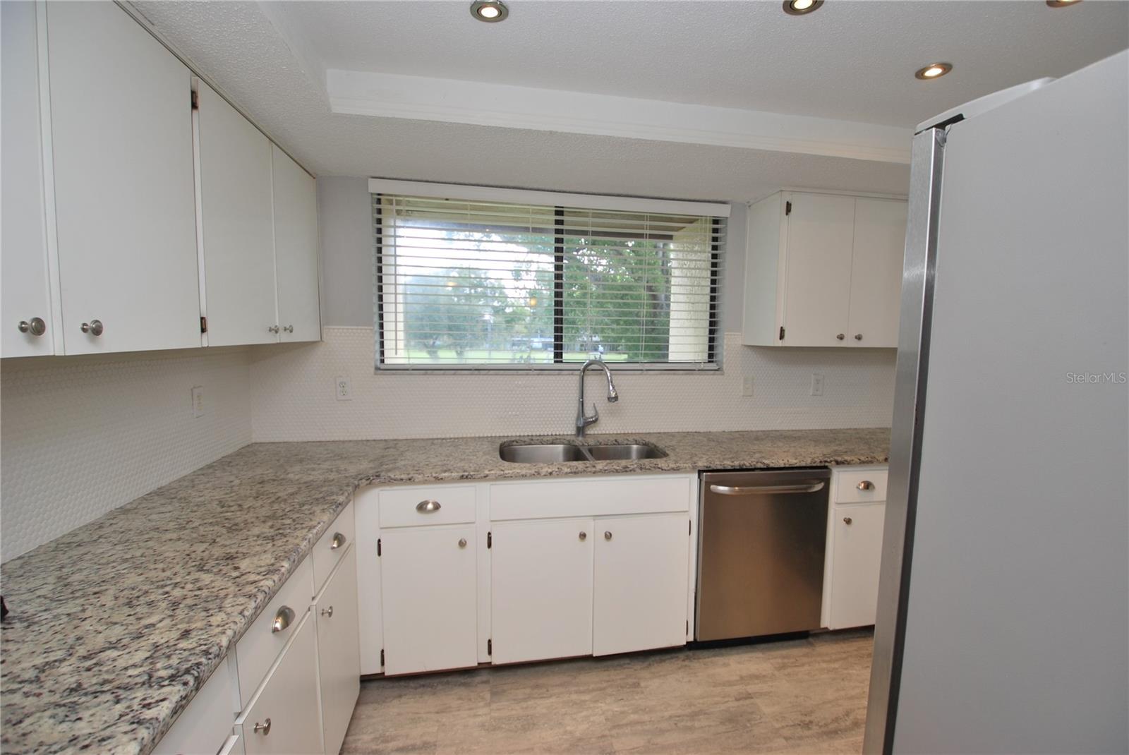 212 CARYL WAY #212 — photo 3