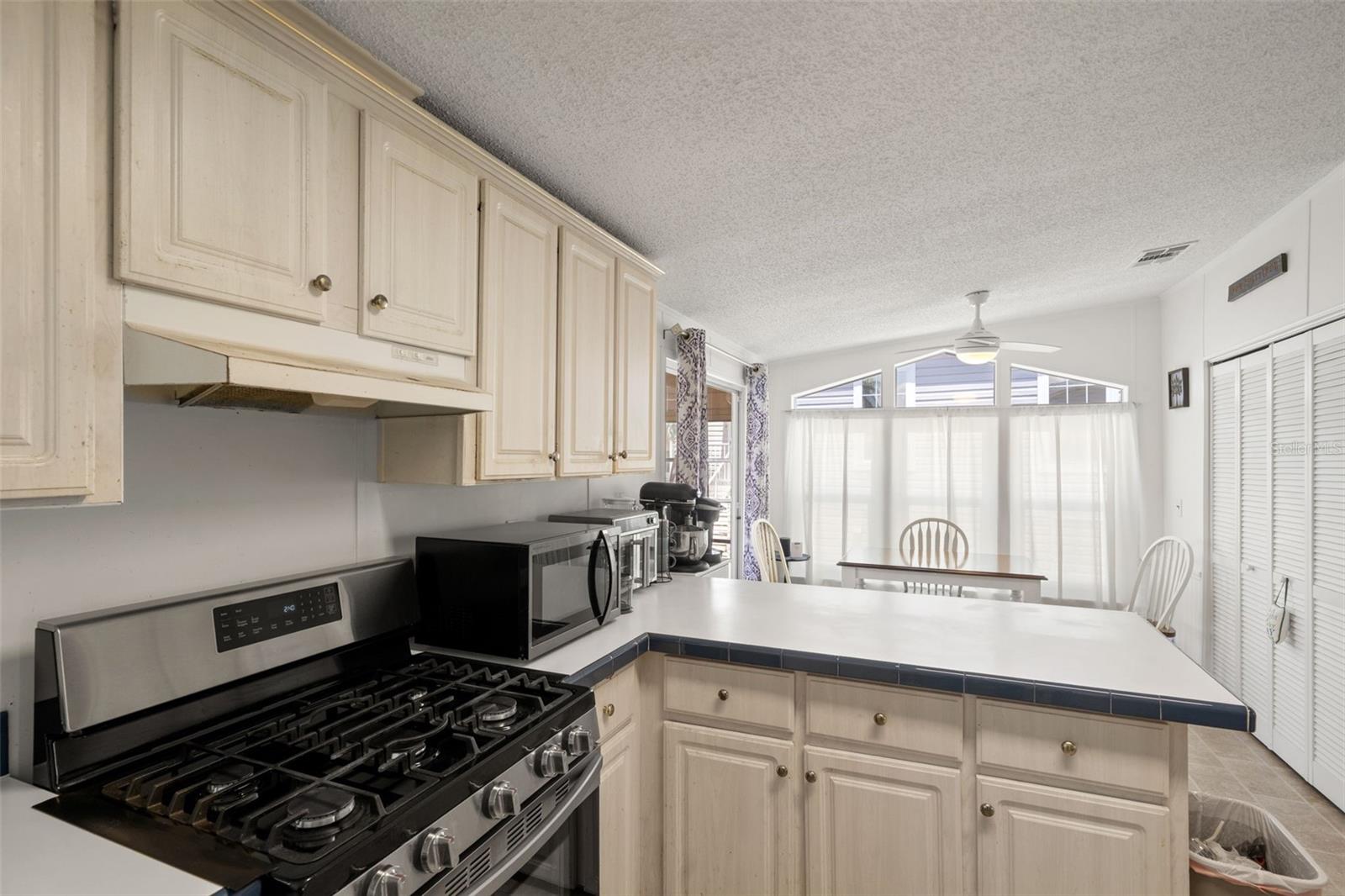116 MOUNT ISLE AVE NE #116 — photo 14