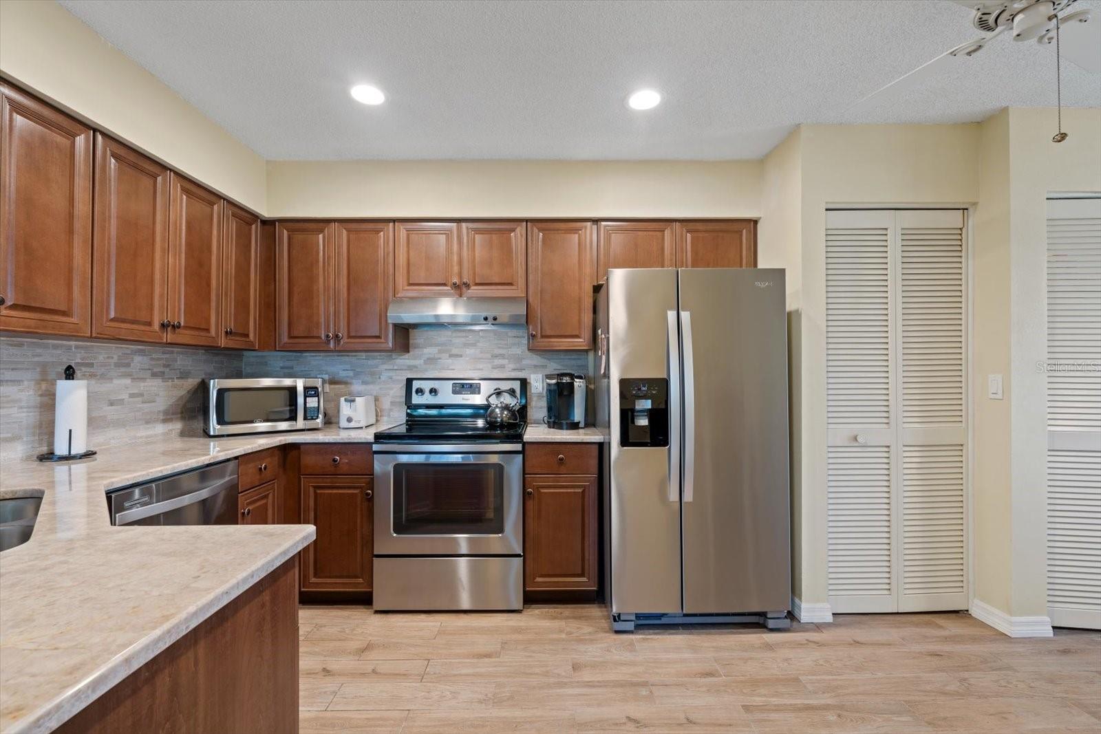 5753 AVISTA DR — photo 21