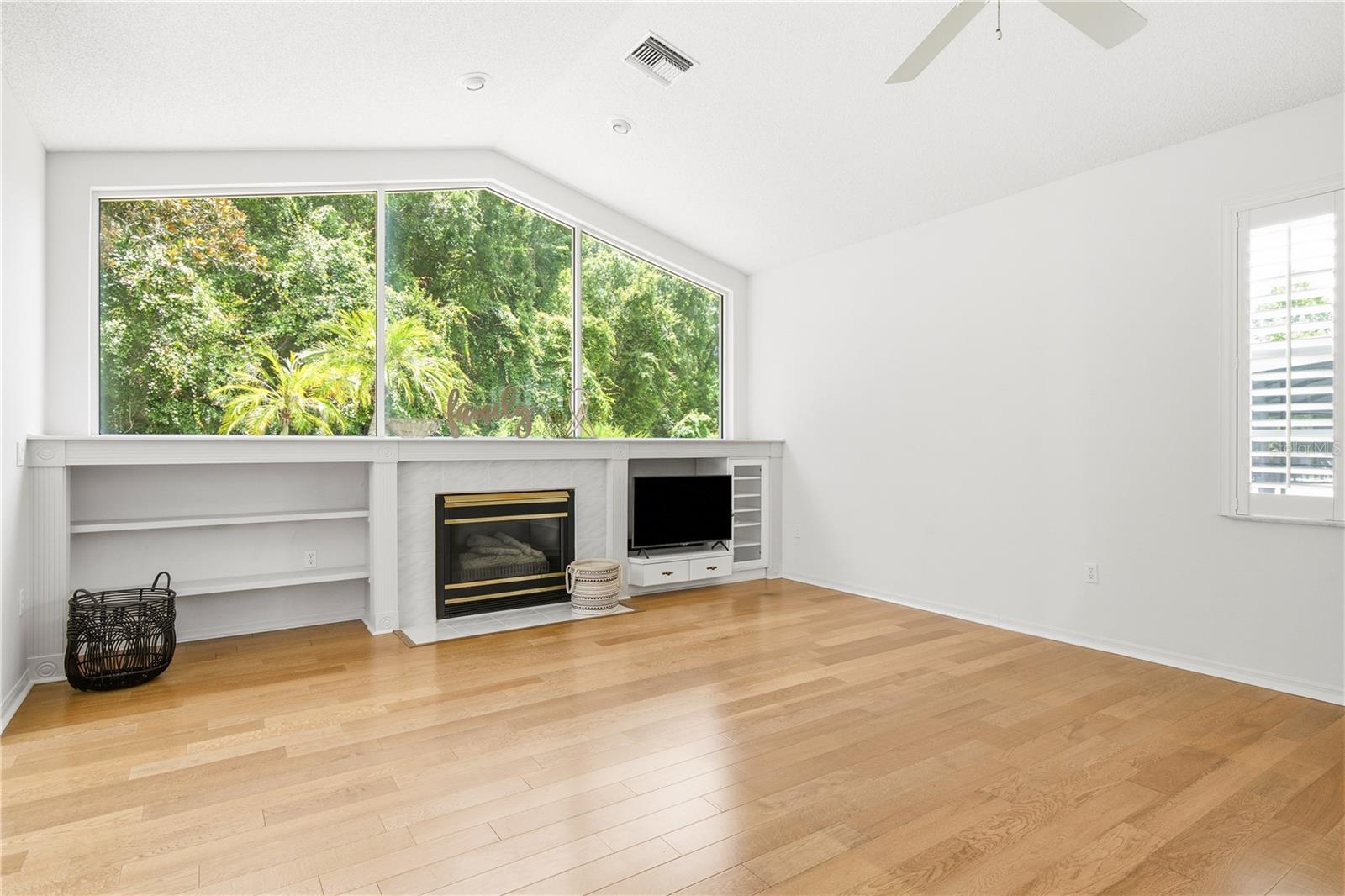 3187 STERLING ST — photo 24