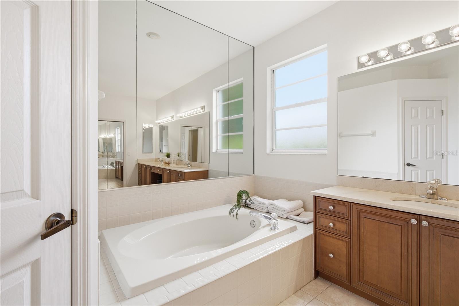 3187 STERLING ST — photo 36