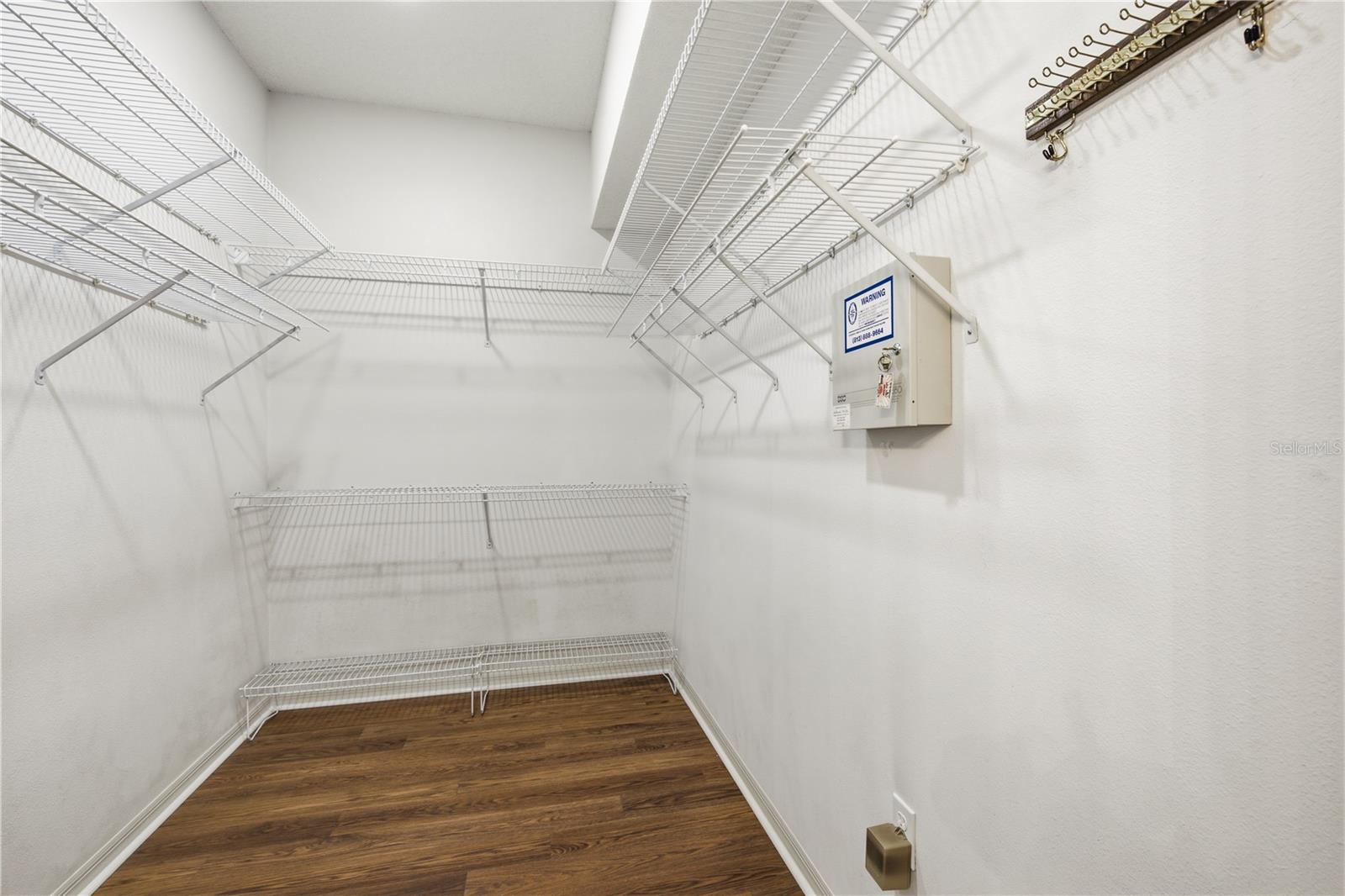 3187 STERLING ST — photo 38