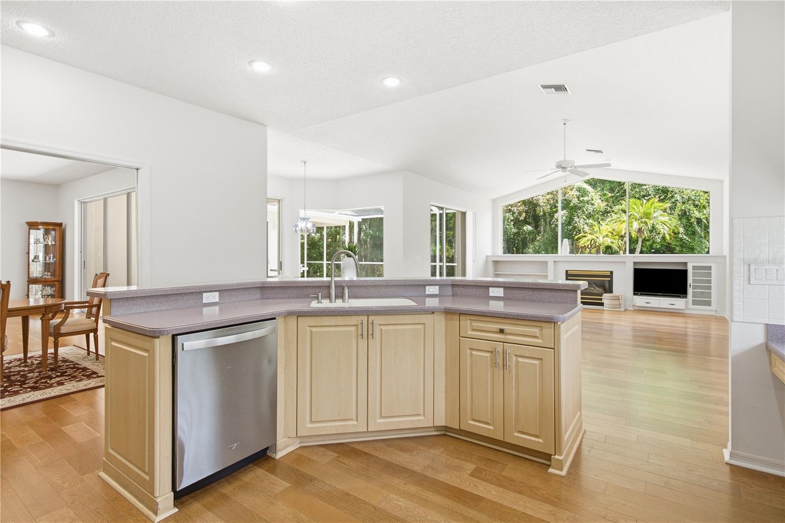 3187 STERLING ST — photo 20