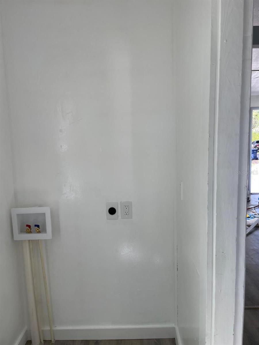 1812 E OKALOOSA AVE — photo 14