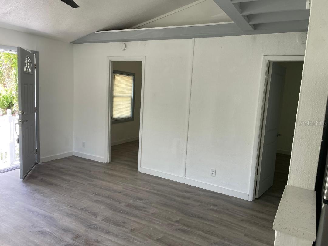 1812 E OKALOOSA AVE — photo 9