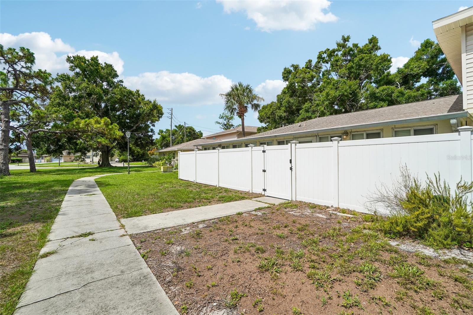 6232 GRETNA GREEN CT N — photo 35