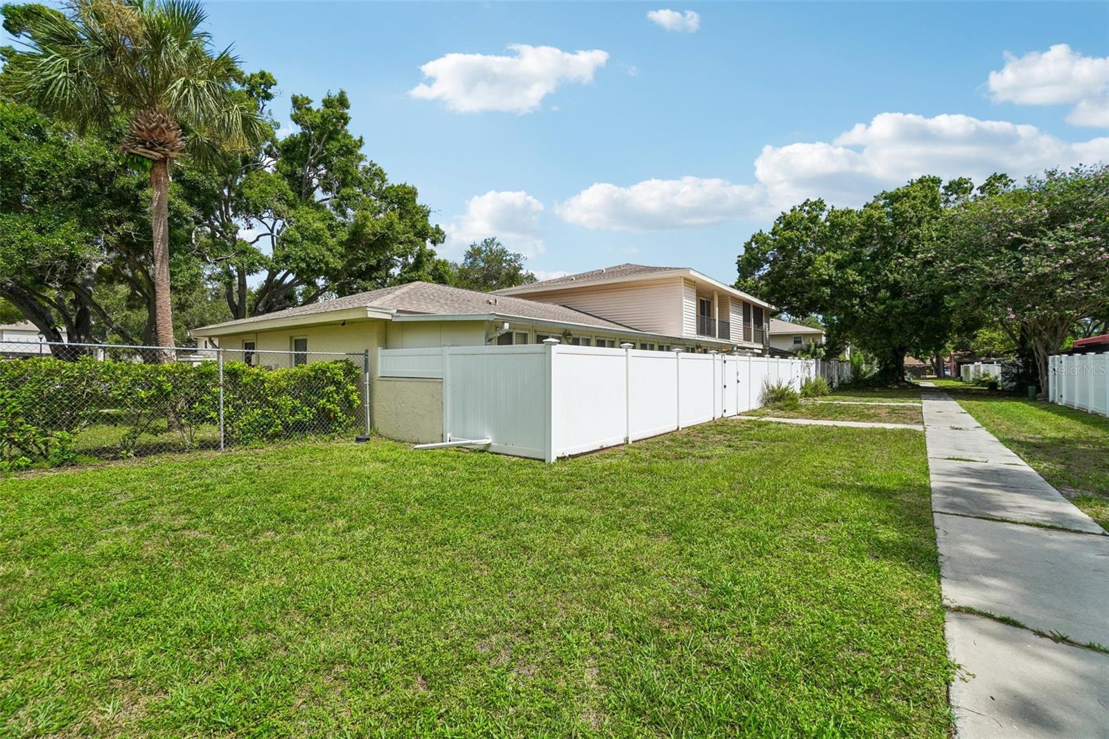 6232 GRETNA GREEN CT N — photo 36