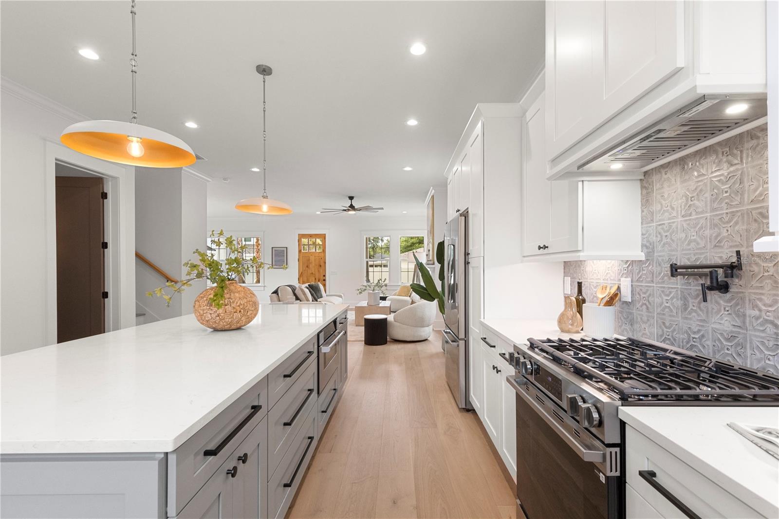413 W PARIS ST — photo 24