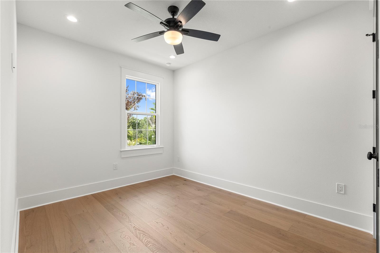 413 W PARIS ST — photo 52