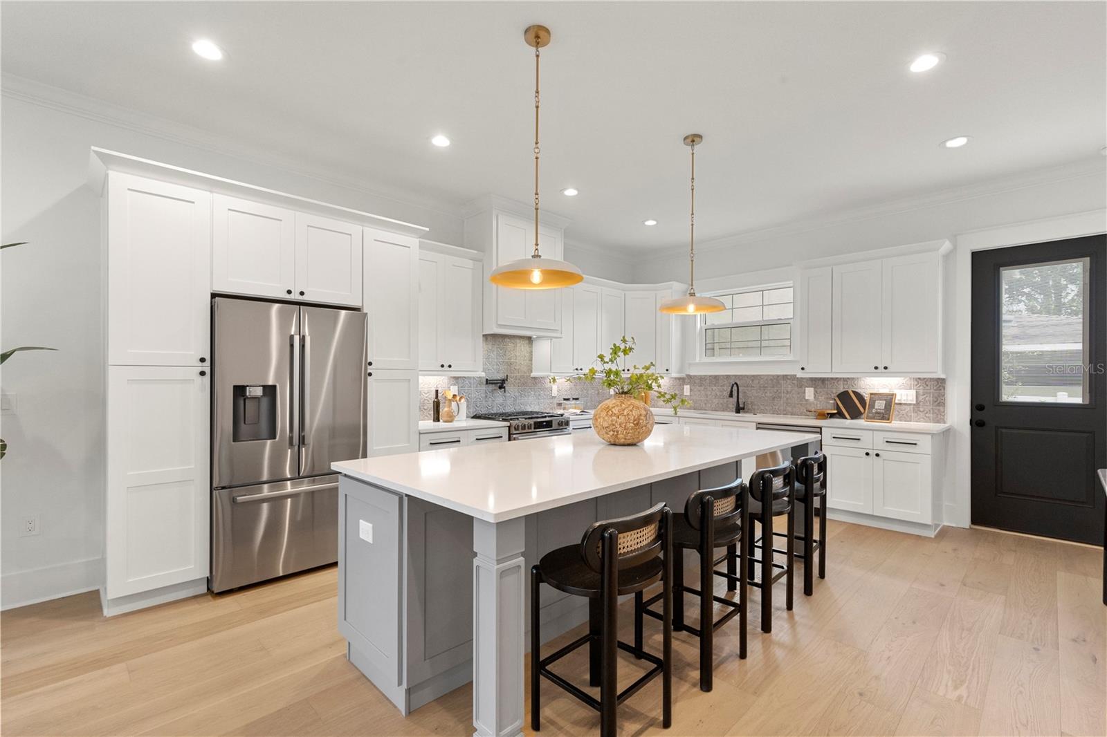 413 W PARIS ST — photo 21