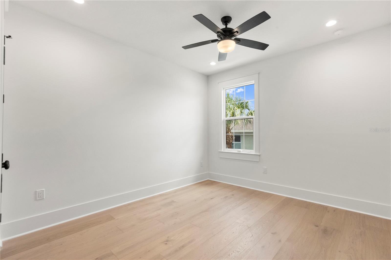 413 W PARIS ST — photo 47