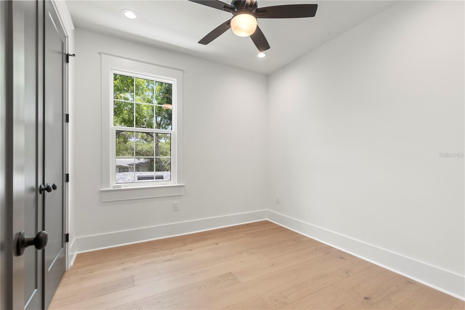 413 W PARIS ST — photo 45