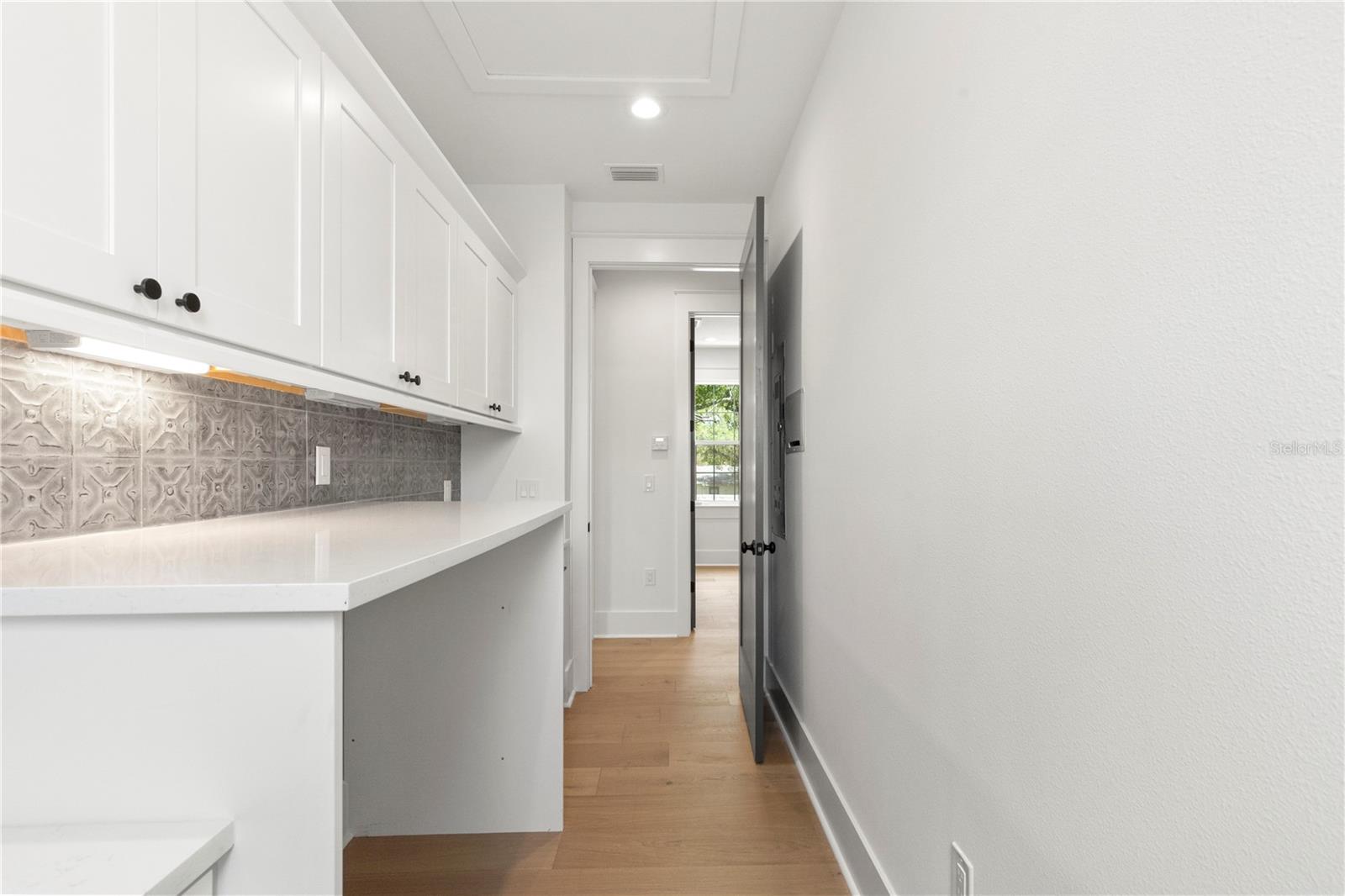 413 W PARIS ST — photo 34