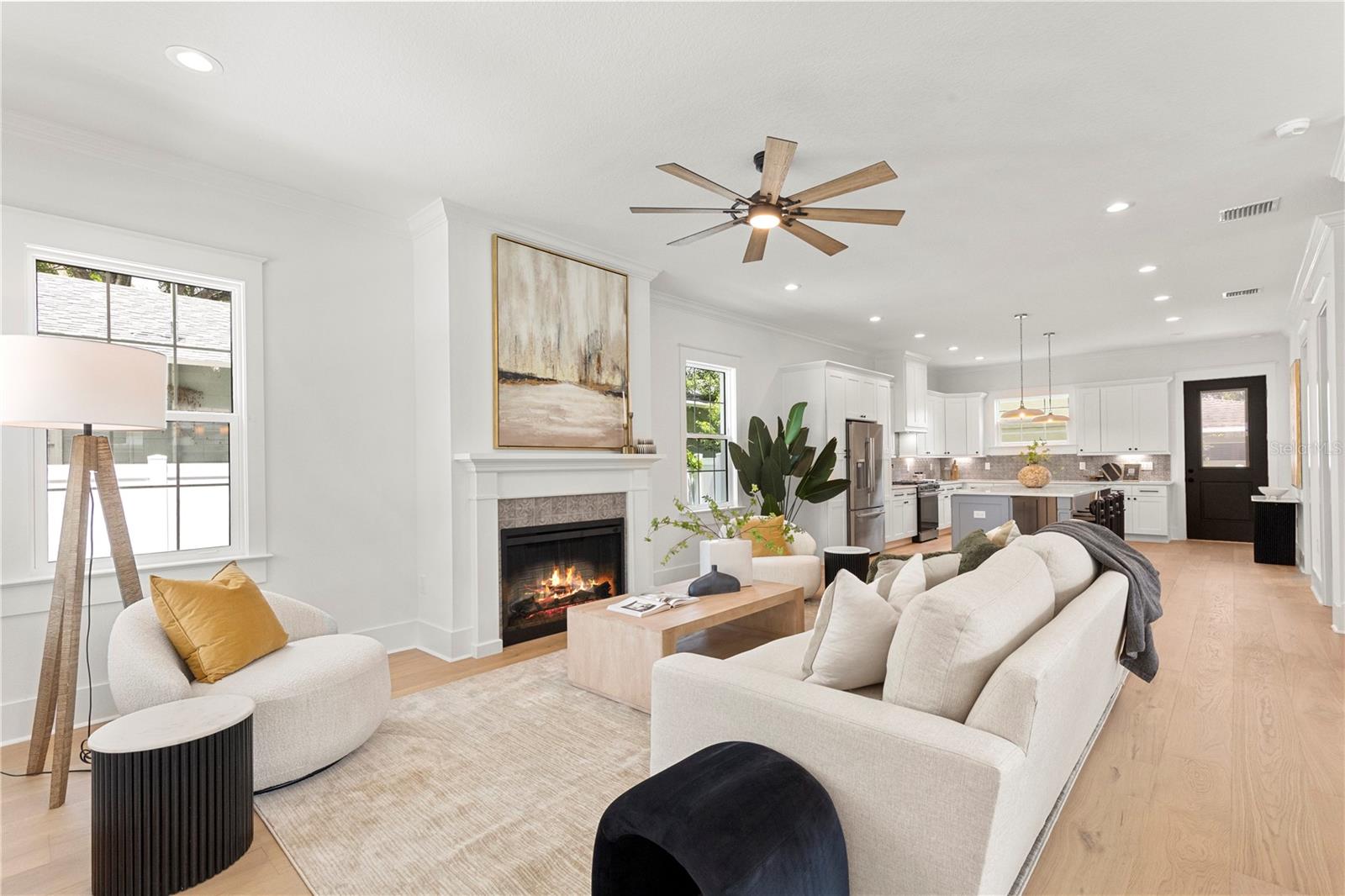 413 W PARIS ST — photo 9