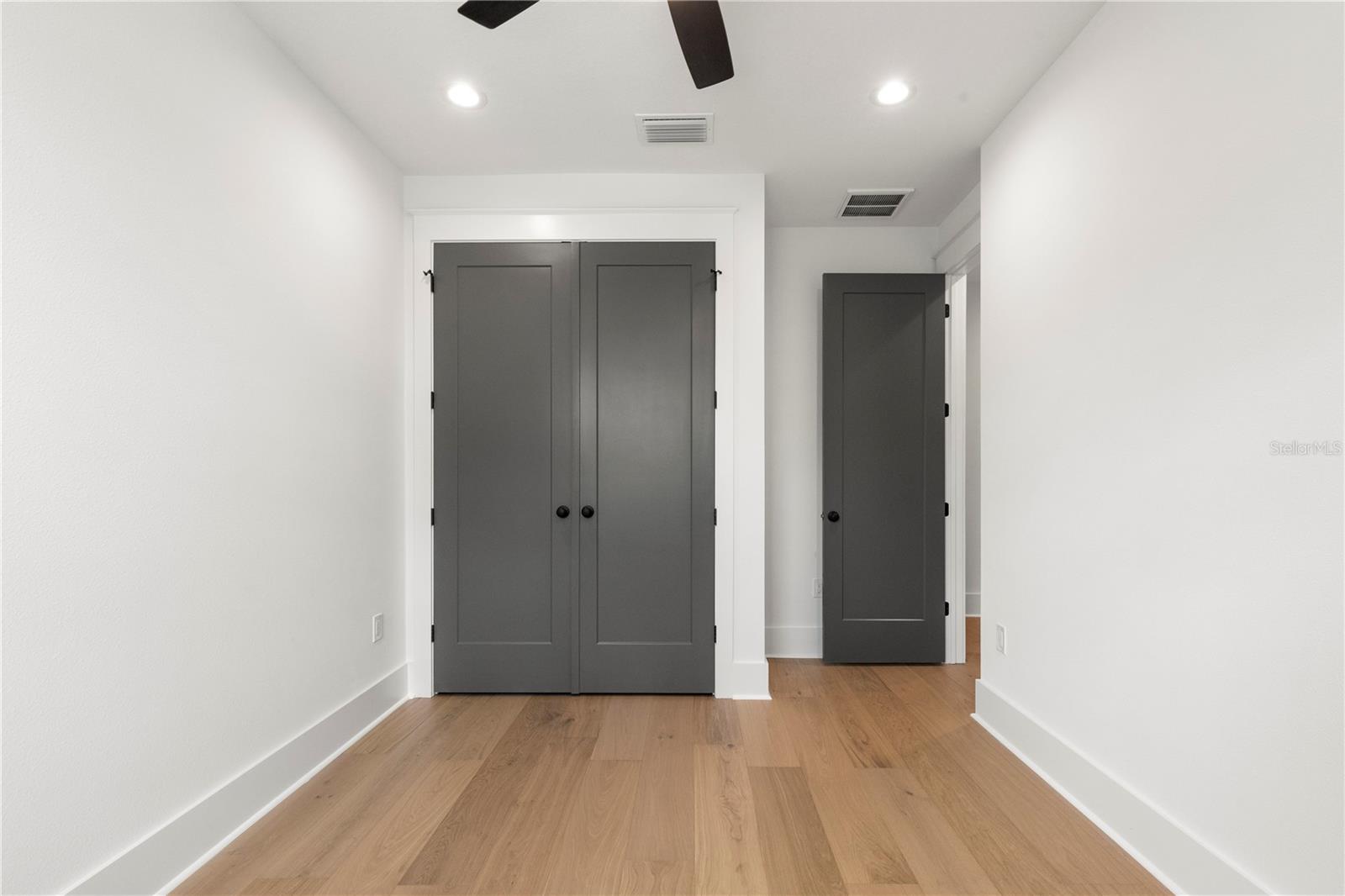 413 W PARIS ST — photo 53