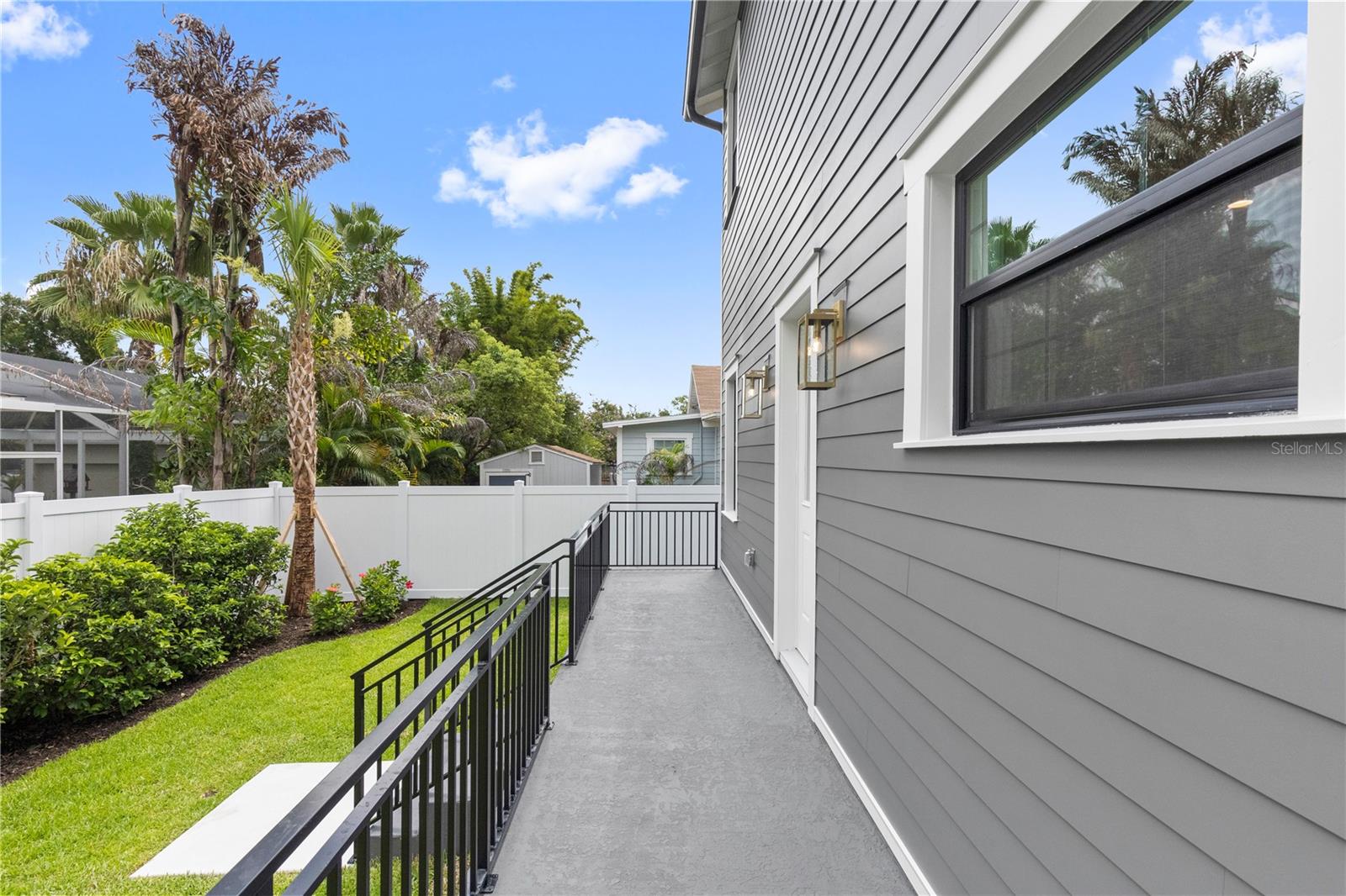 413 W PARIS ST — photo 55