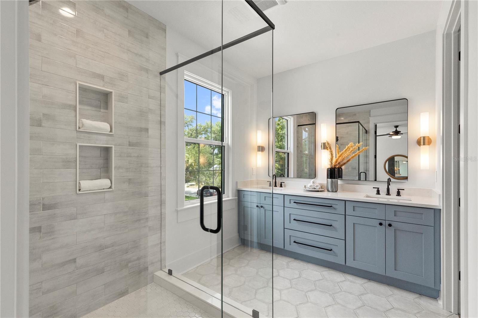 413 W PARIS ST — photo 38