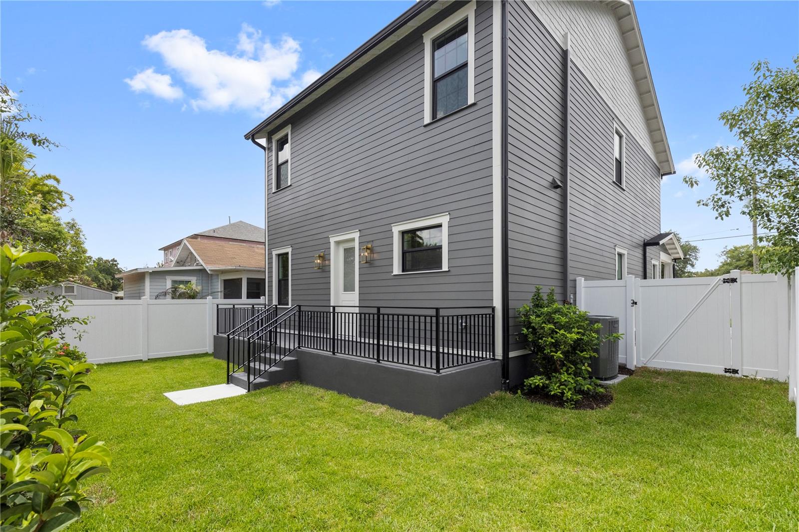 413 W PARIS ST — photo 59