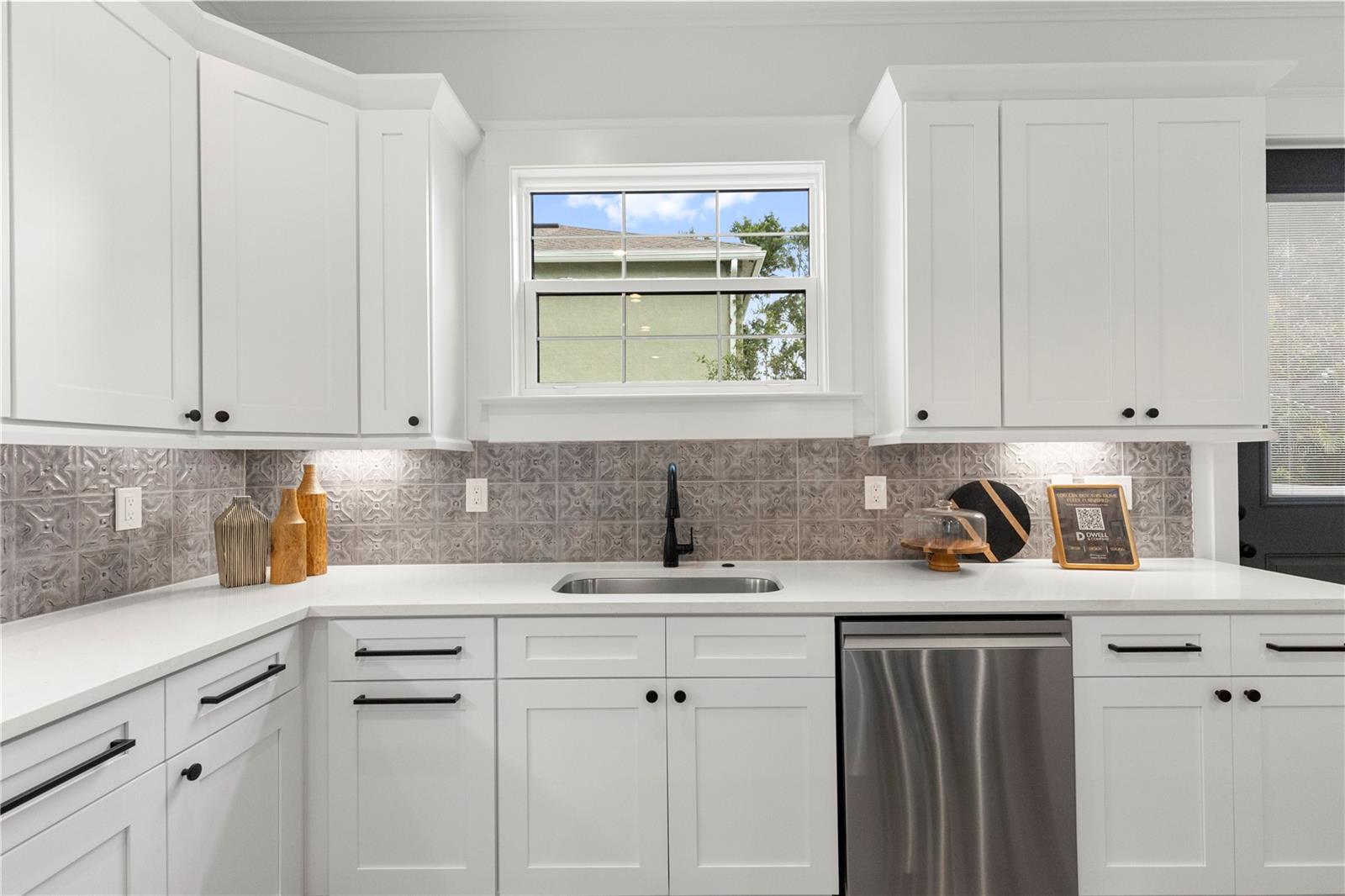 413 W PARIS ST — photo 26
