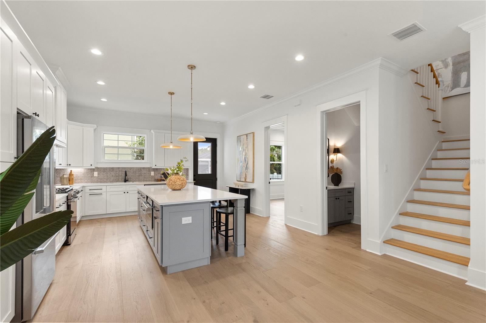 413 W PARIS ST — photo 19