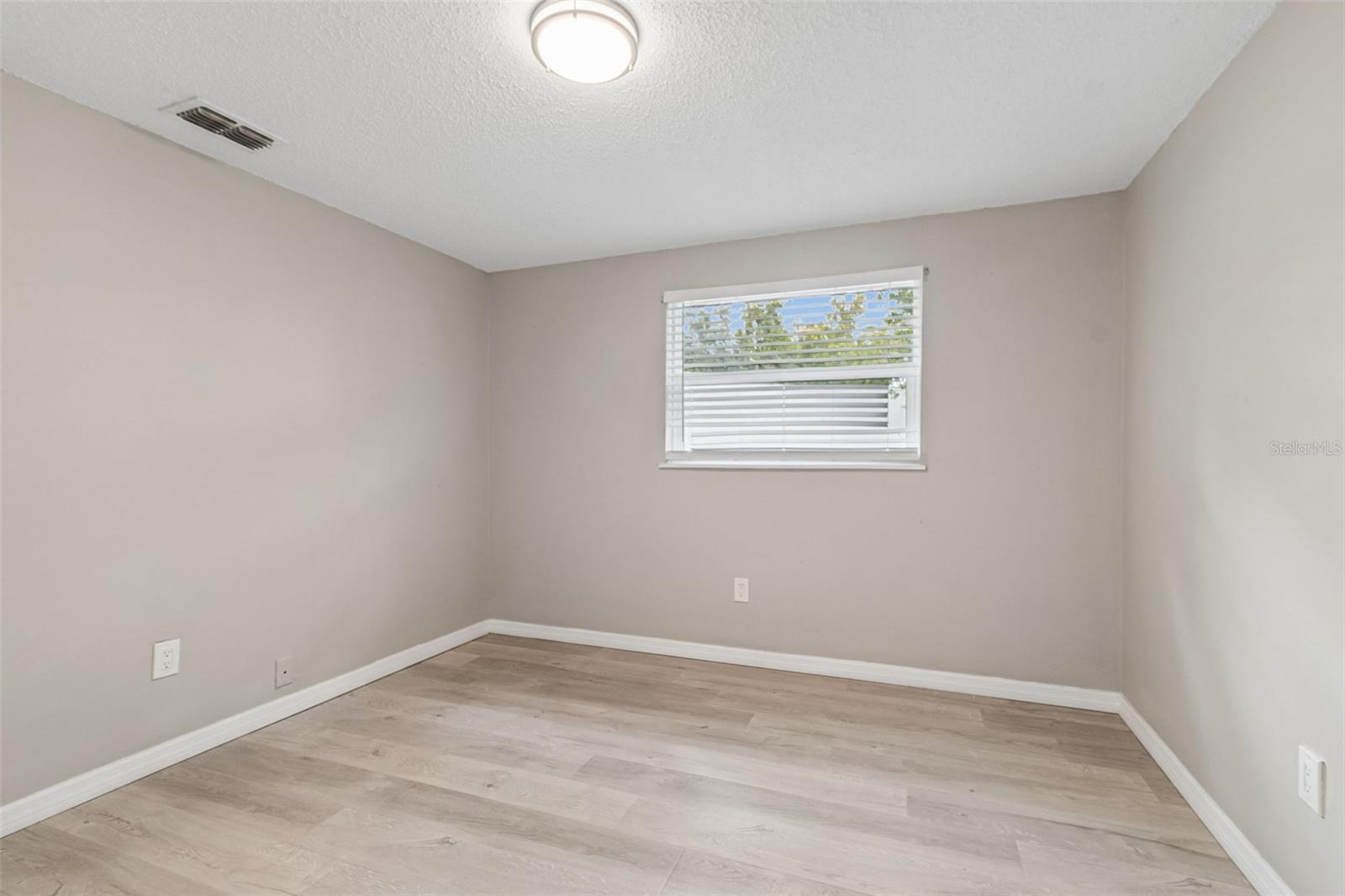 1124 JADEWOOD AVE — photo 27