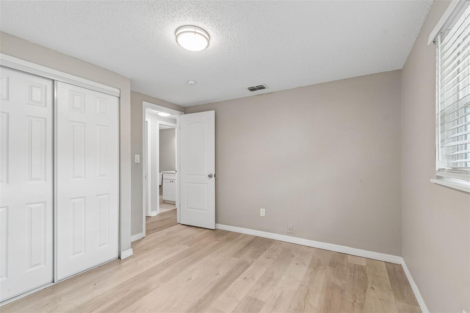 1124 JADEWOOD AVE — photo 25