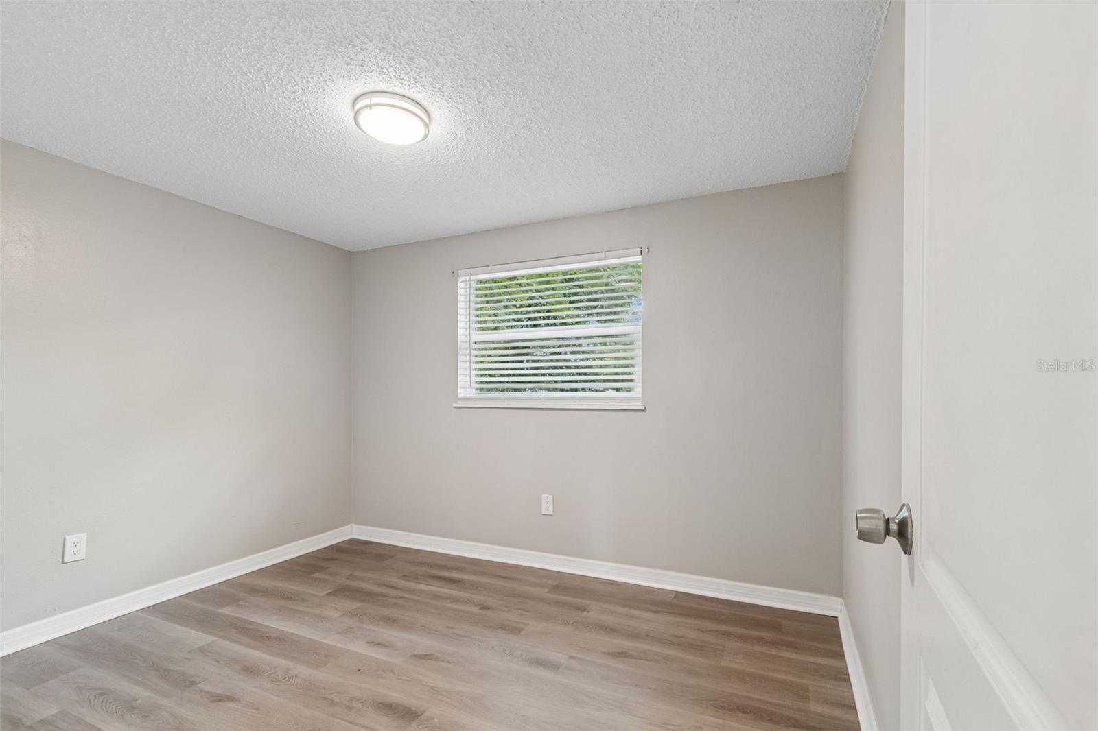 1124 JADEWOOD AVE — photo 30