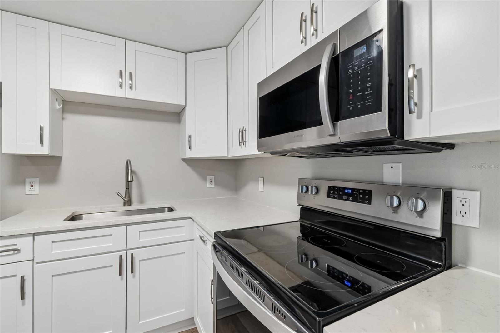 1124 JADEWOOD AVE — photo 16