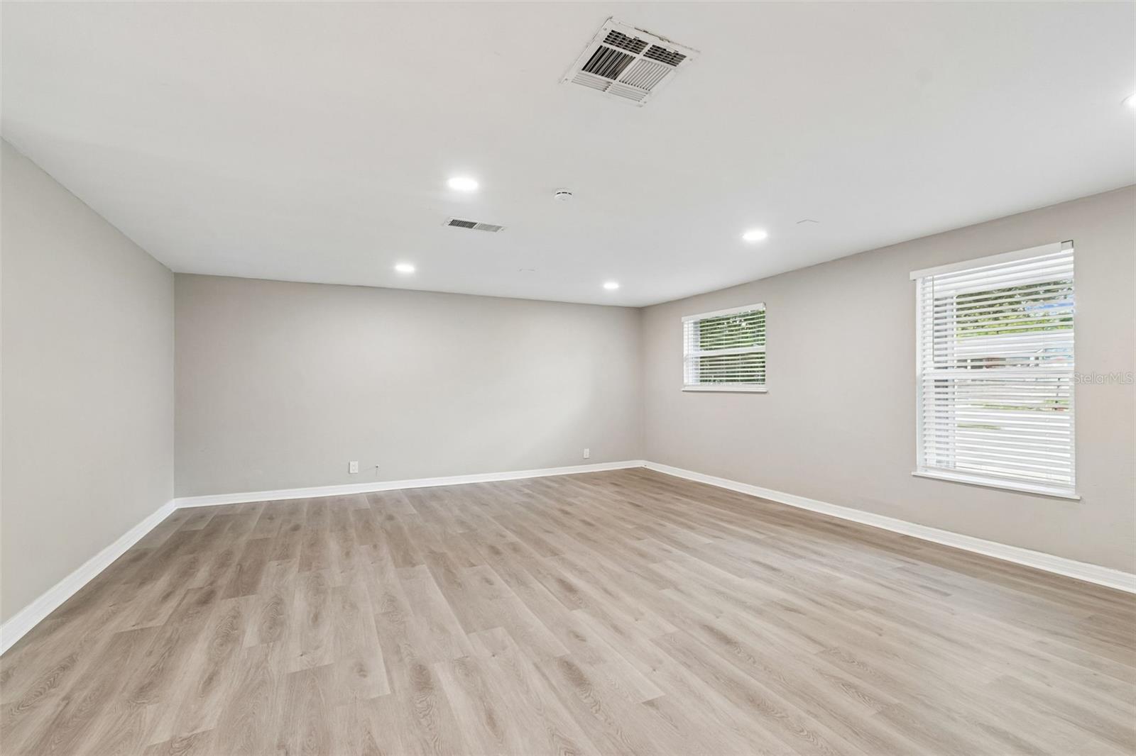 1124 JADEWOOD AVE — photo 6