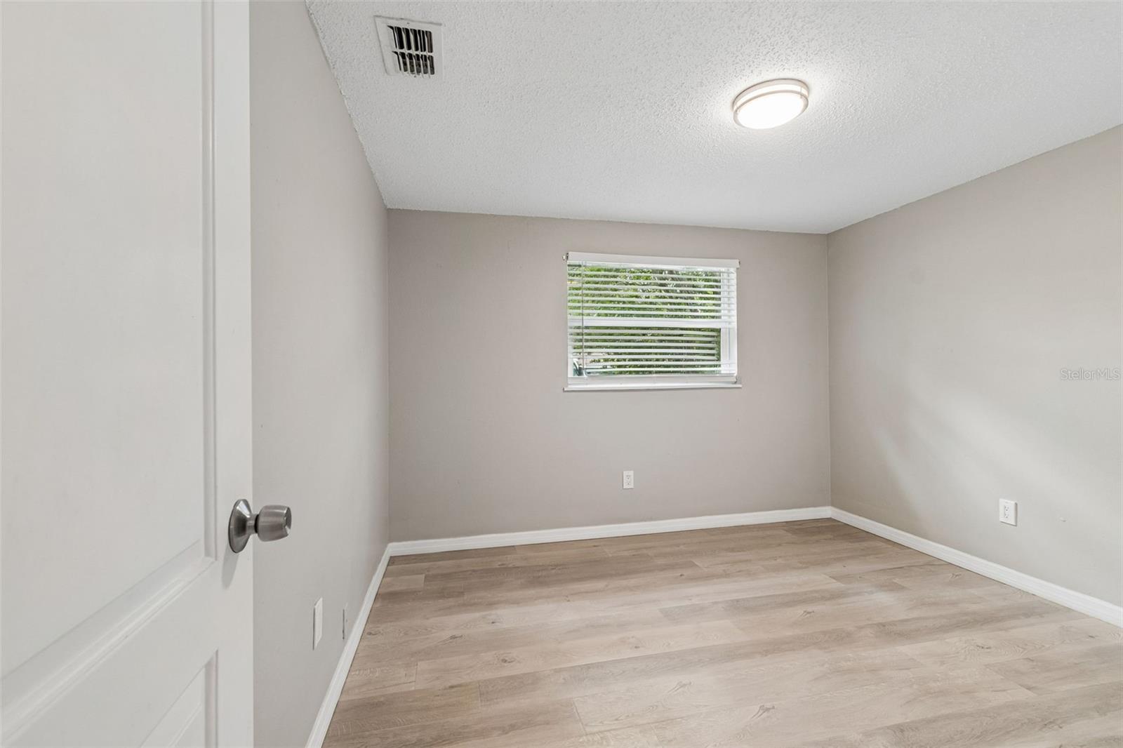 1124 JADEWOOD AVE — photo 23