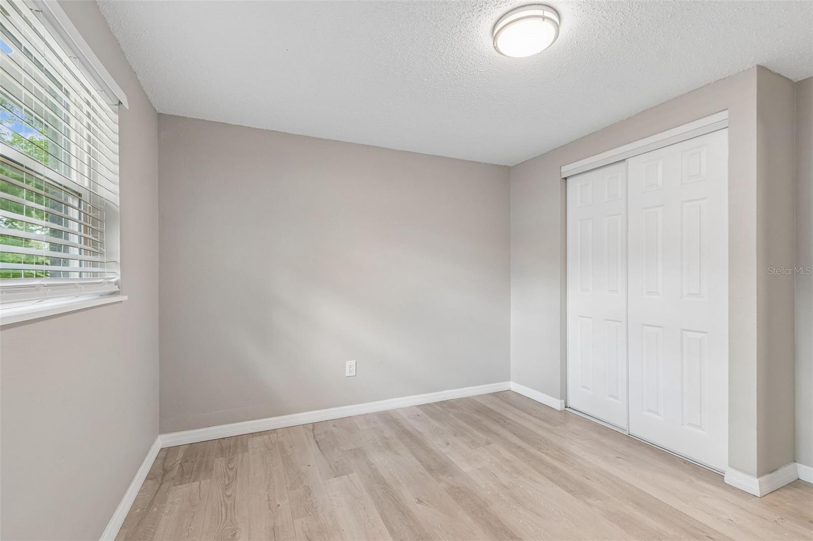 1124 JADEWOOD AVE — photo 24