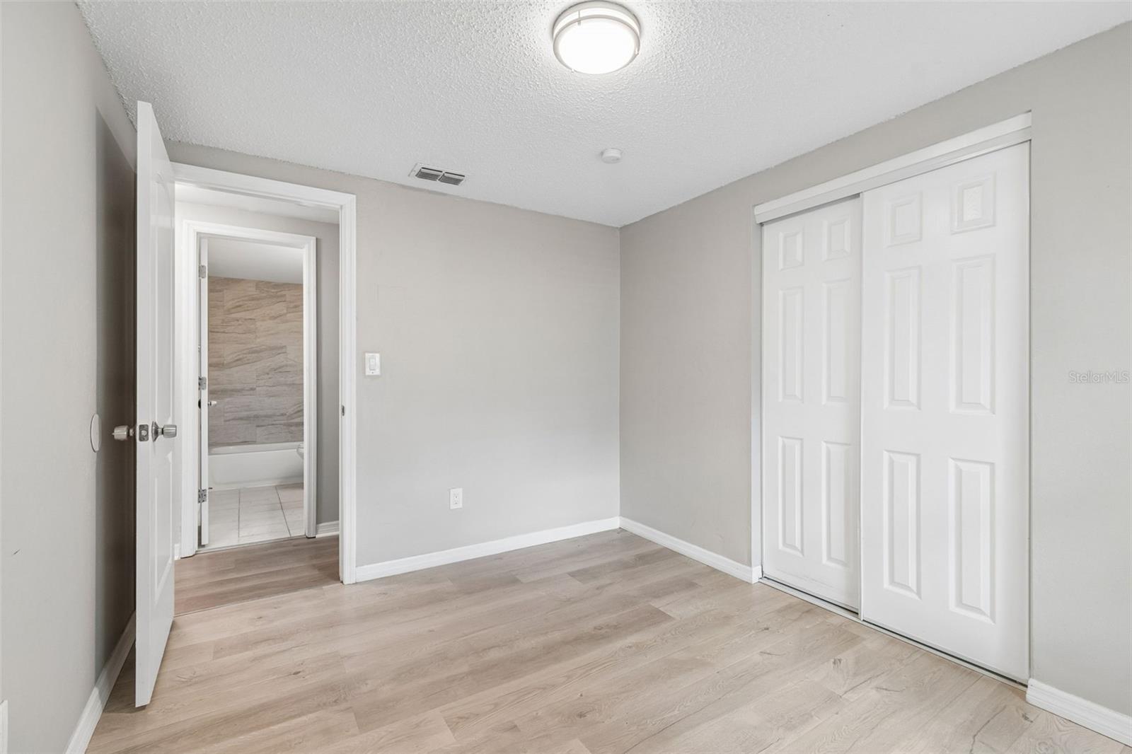 1124 JADEWOOD AVE — photo 22