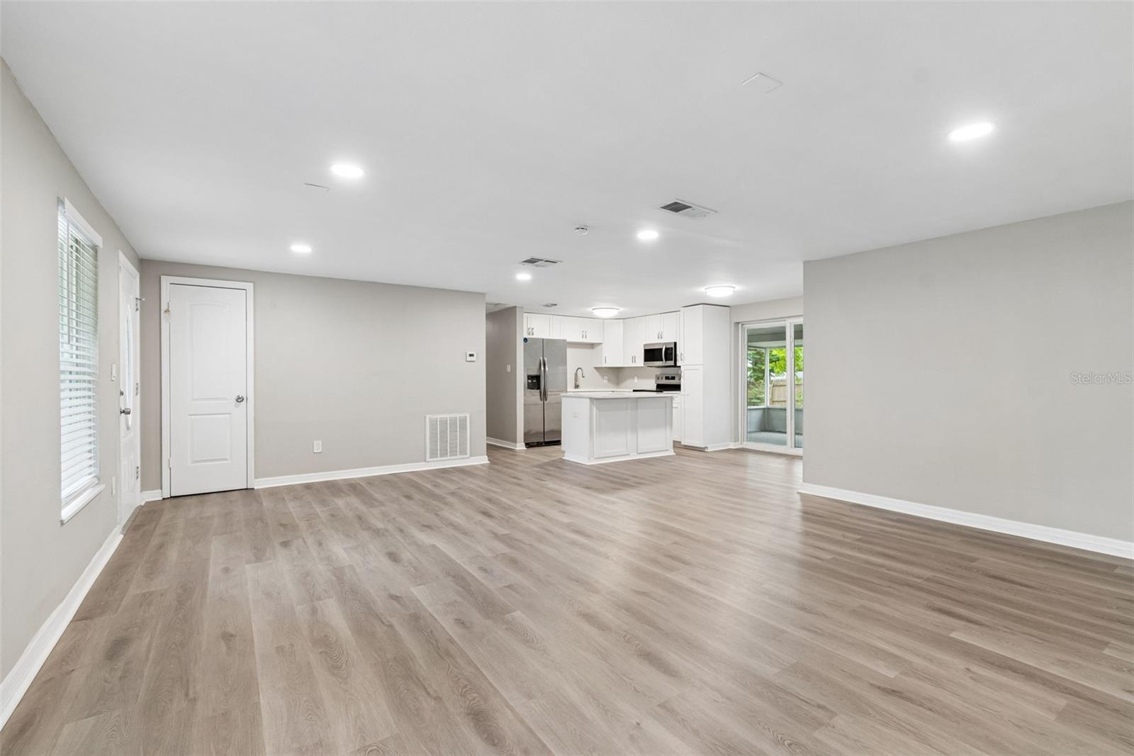 1124 JADEWOOD AVE — photo 8