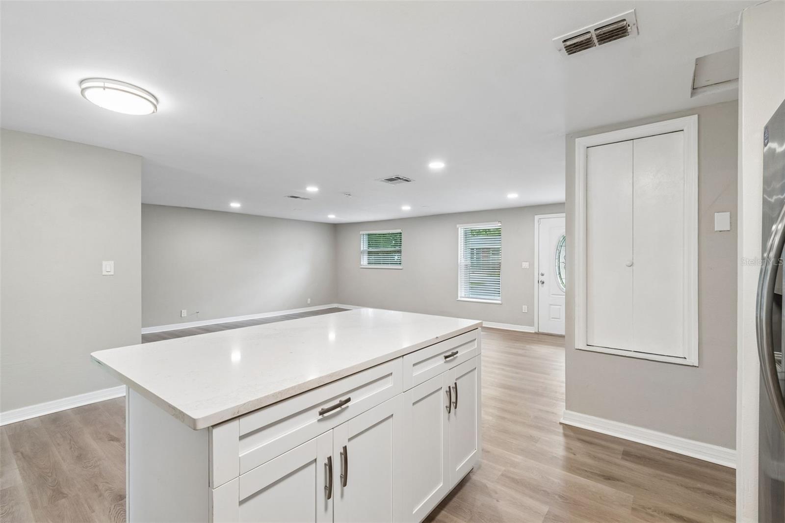 1124 JADEWOOD AVE — photo 15