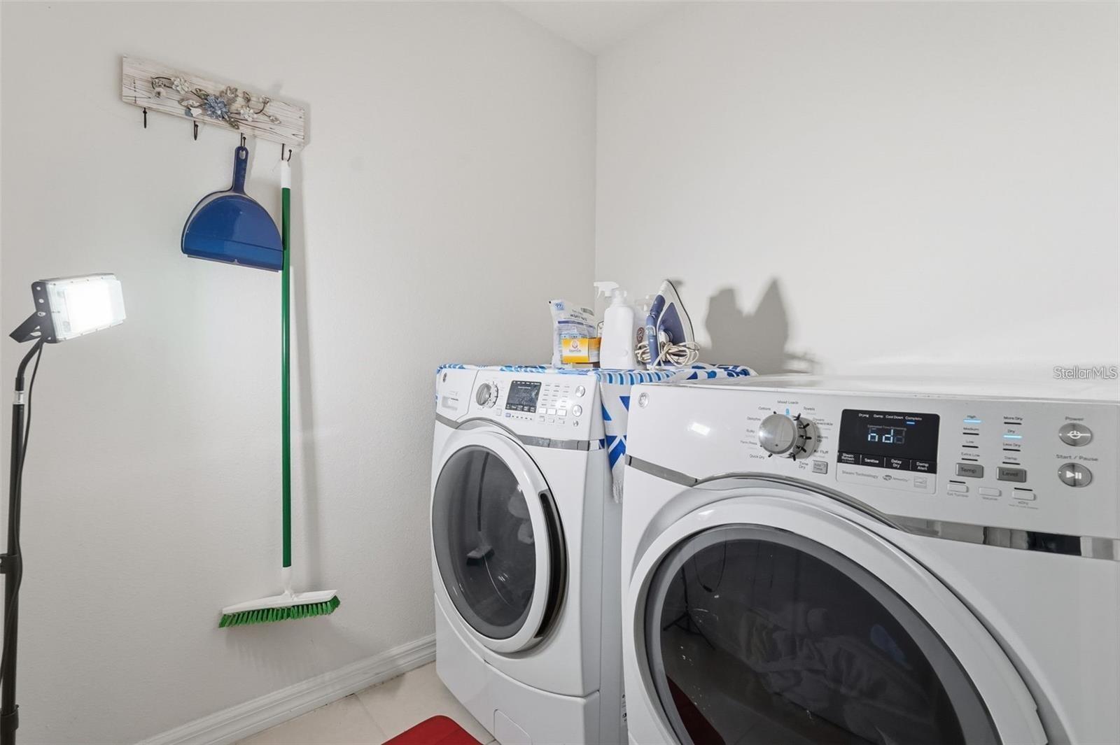 7811 DAVIE RAY DR — photo 23